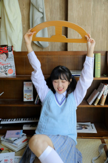 楼上的小女孩